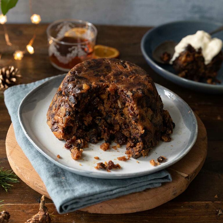 How To Re-Heat A Christmas Pudding | Doves Farm | Organic Flours & Food